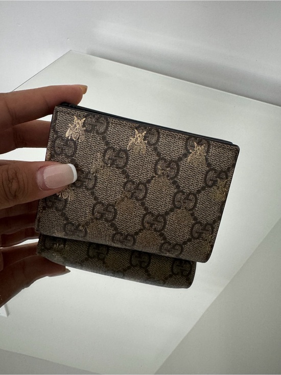 Gucci Handbags - Gucci GG Supreme Bee Compact Wallet